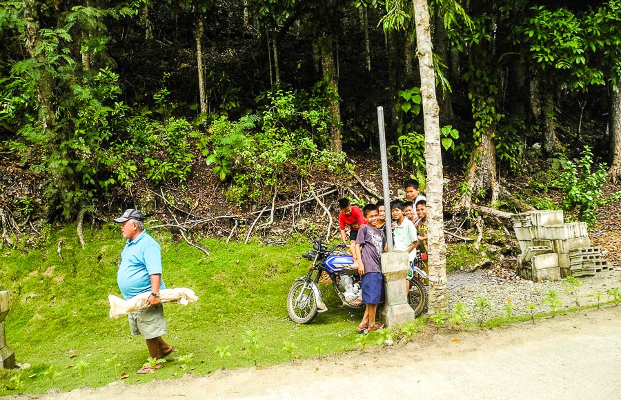 On the way to the Chocolate Hills viewing platform