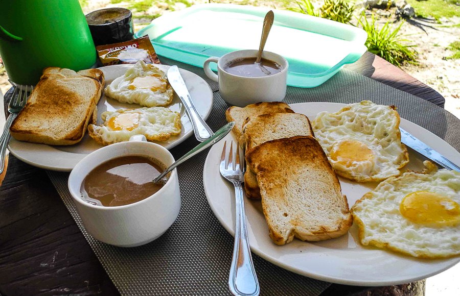 Frühstück im Hotel Mr. Kwiiz Resort auf Malapascua