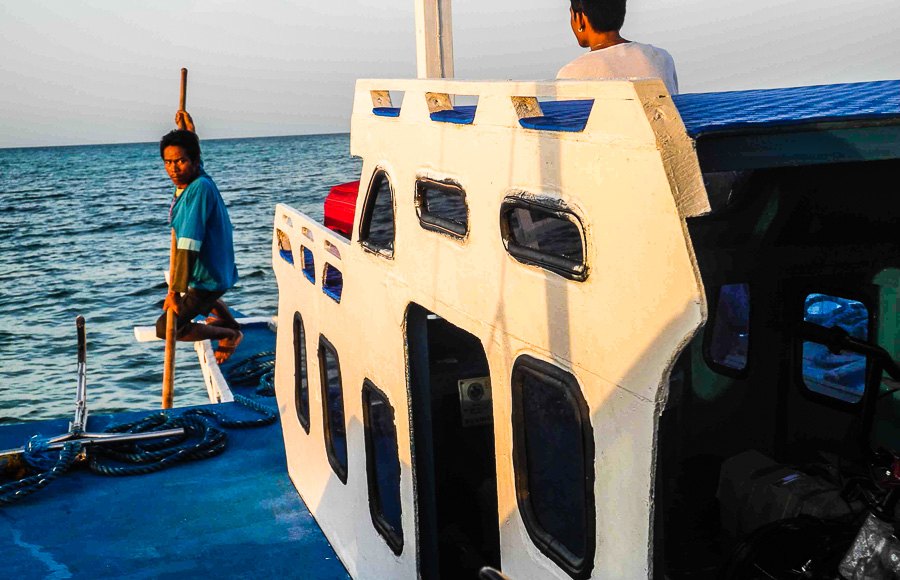 Poling our way to Malapascua