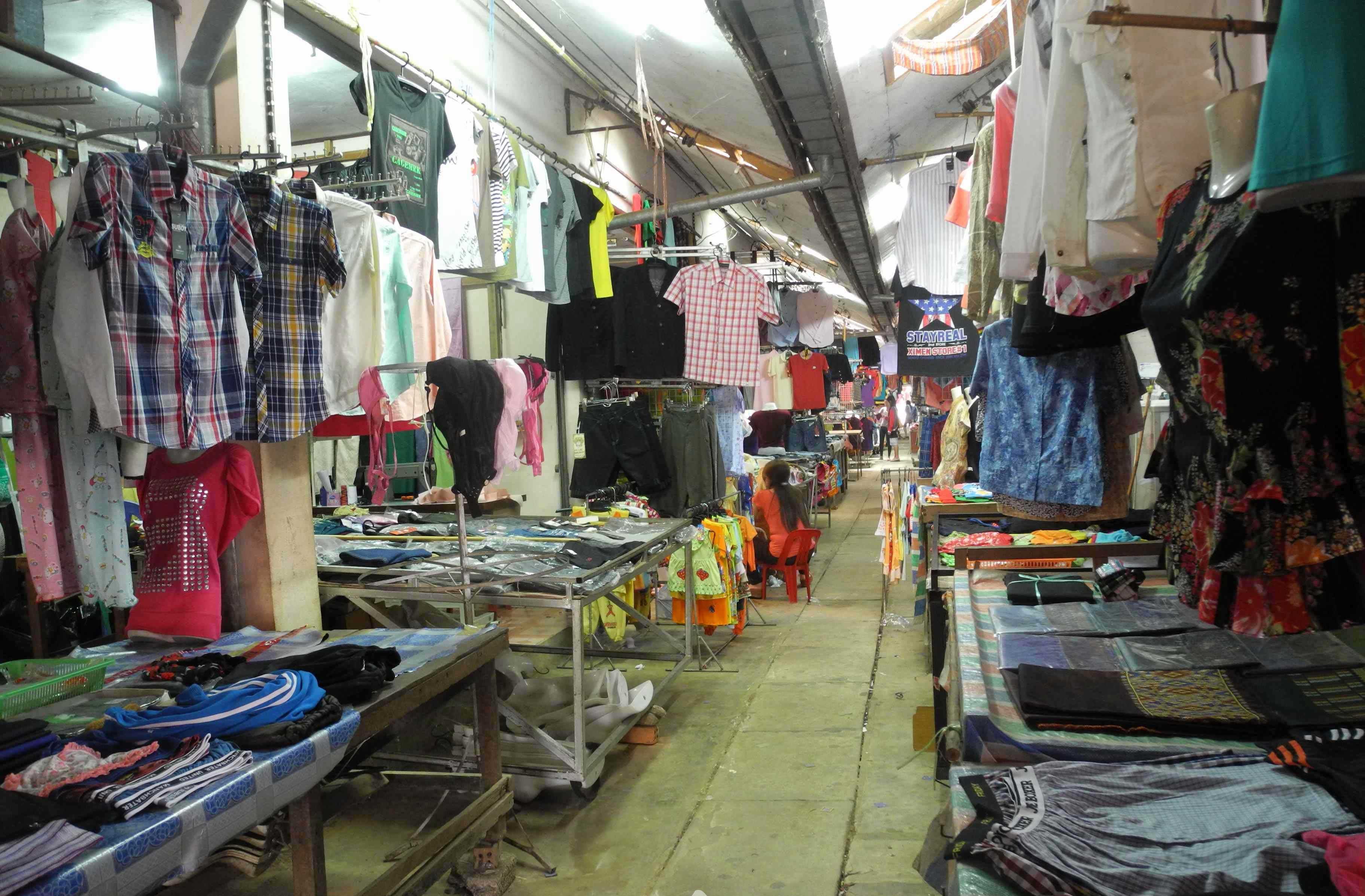 Market in Vang Vieng