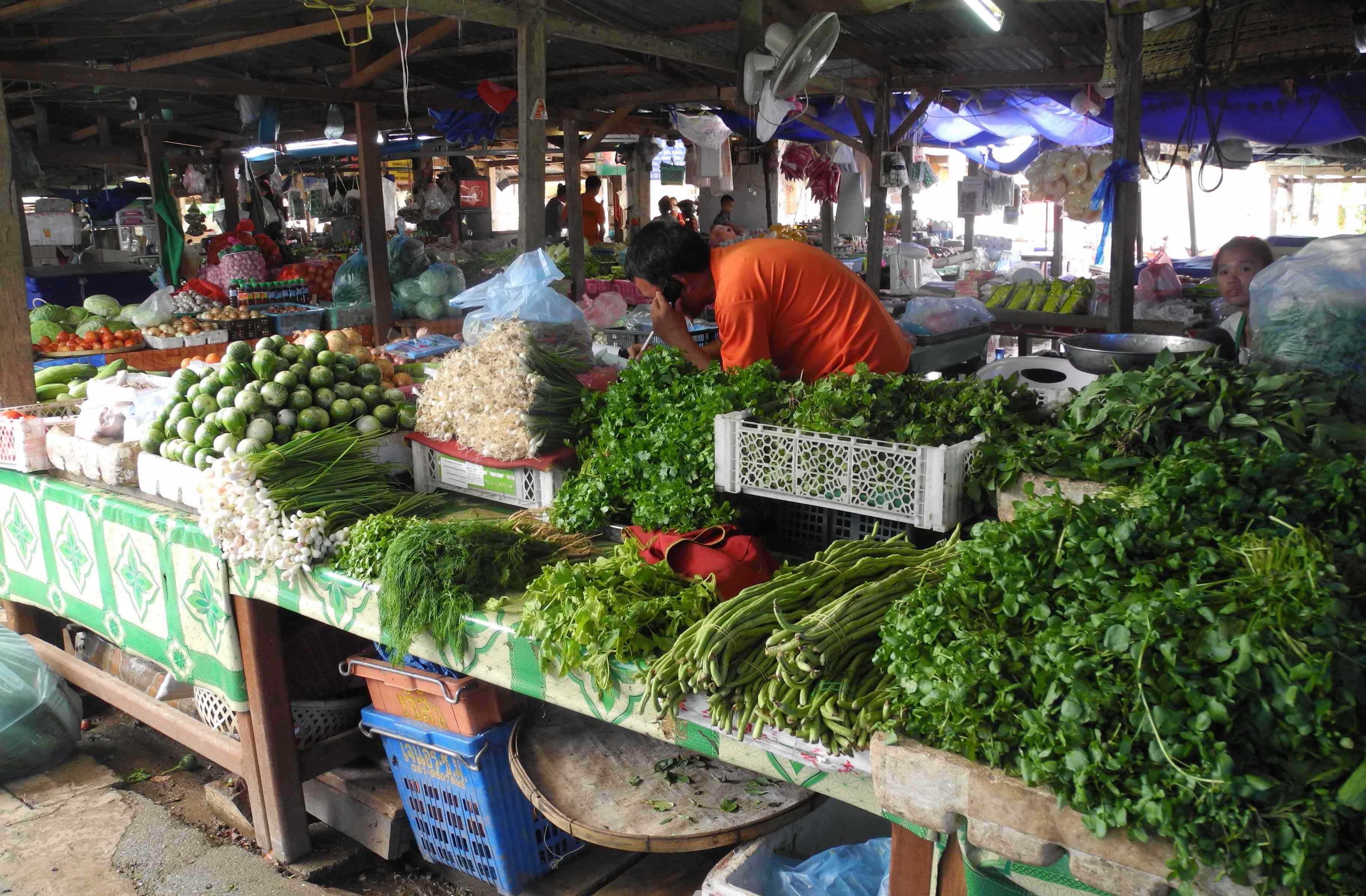 Market in Vang Vieng