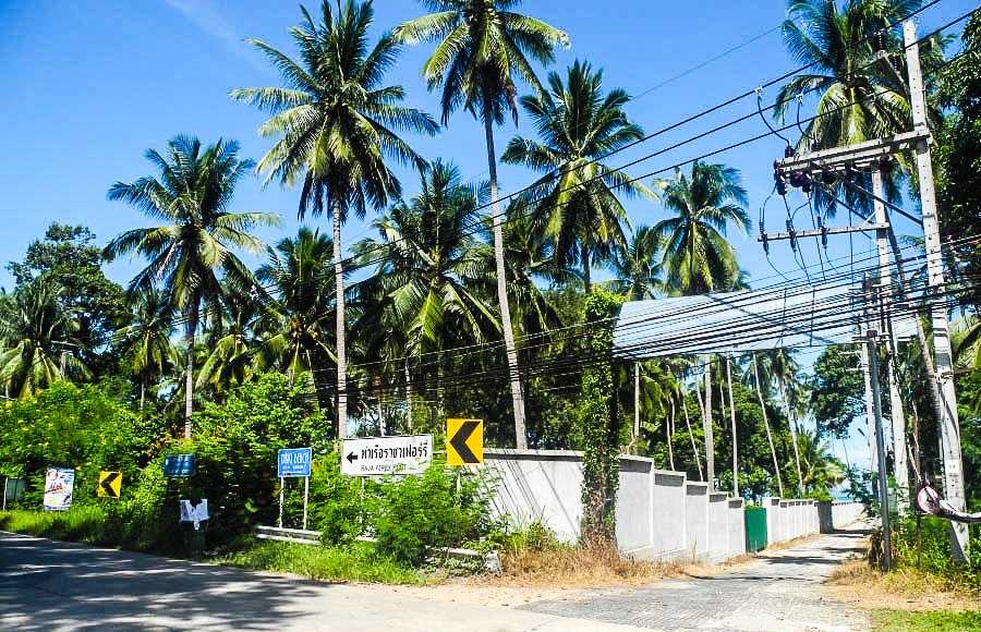 Entrance to Lipa Noi beach, Samui