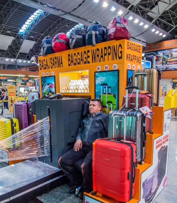 Luggage wrapping at Sabiha Gökçen Airport