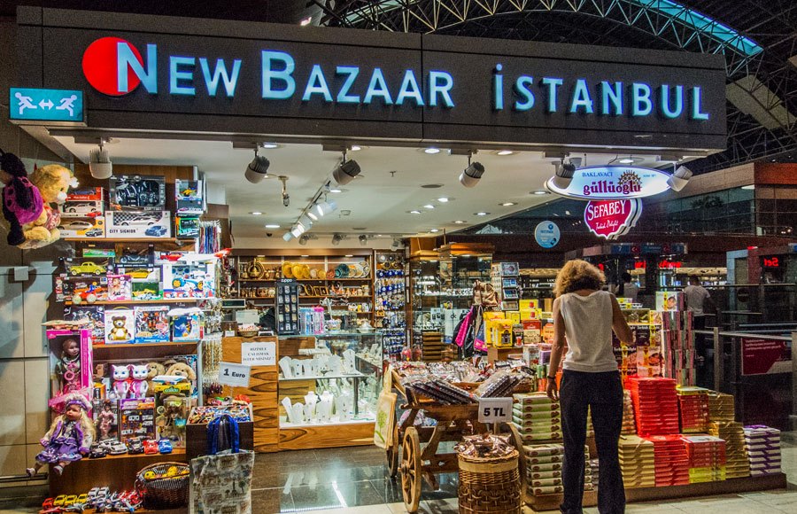 Souvenir and sweets shops at Sabiha Gökçen Airport