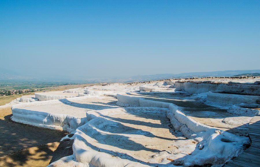 Echte Travertine auf dem Gelände von Pamukkale