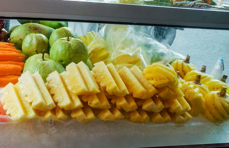 sliced pineapple
