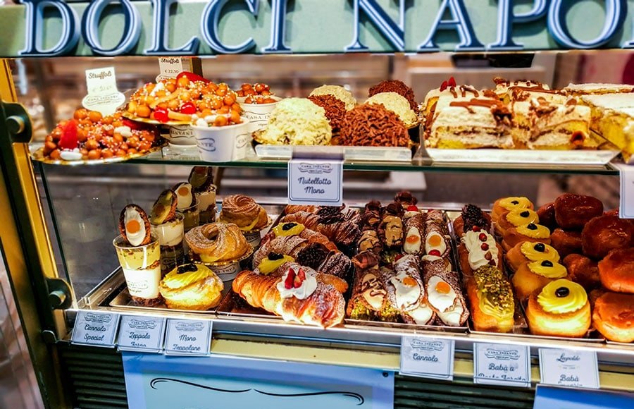 eating in Milan