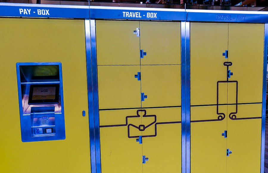left-luggage lockers in Prague