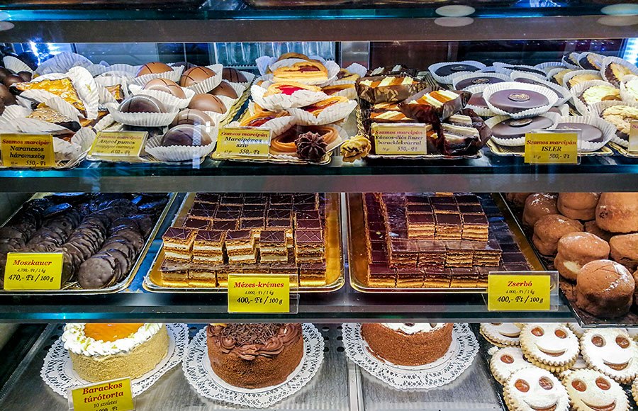 Budapest Central Market: what to buy