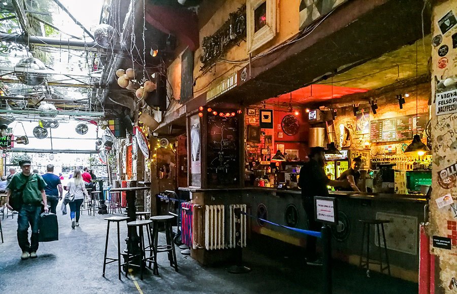 ruin bars in Budapest